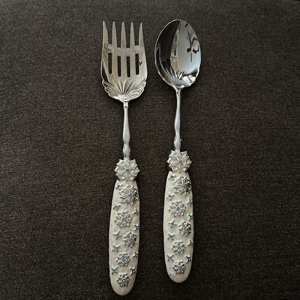 2 Saints - Fork and Spoon Set - Snowflake Design